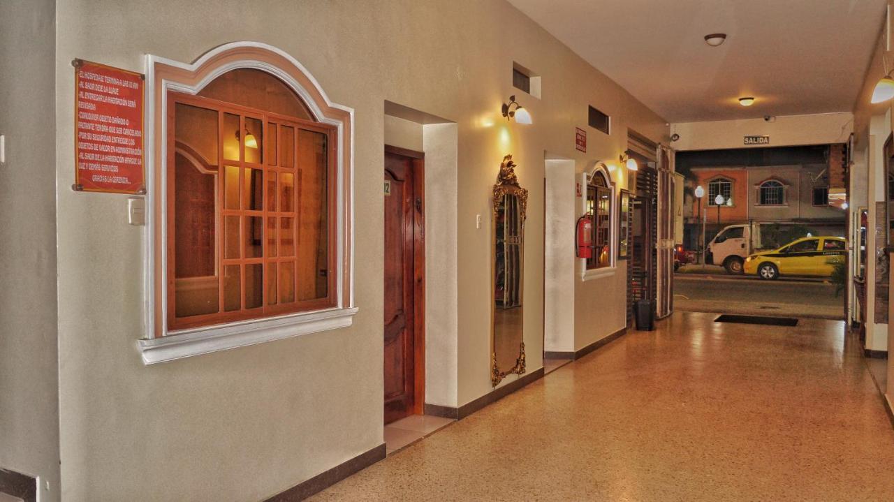 Vallejo Hotel Huaquillas 외부 사진