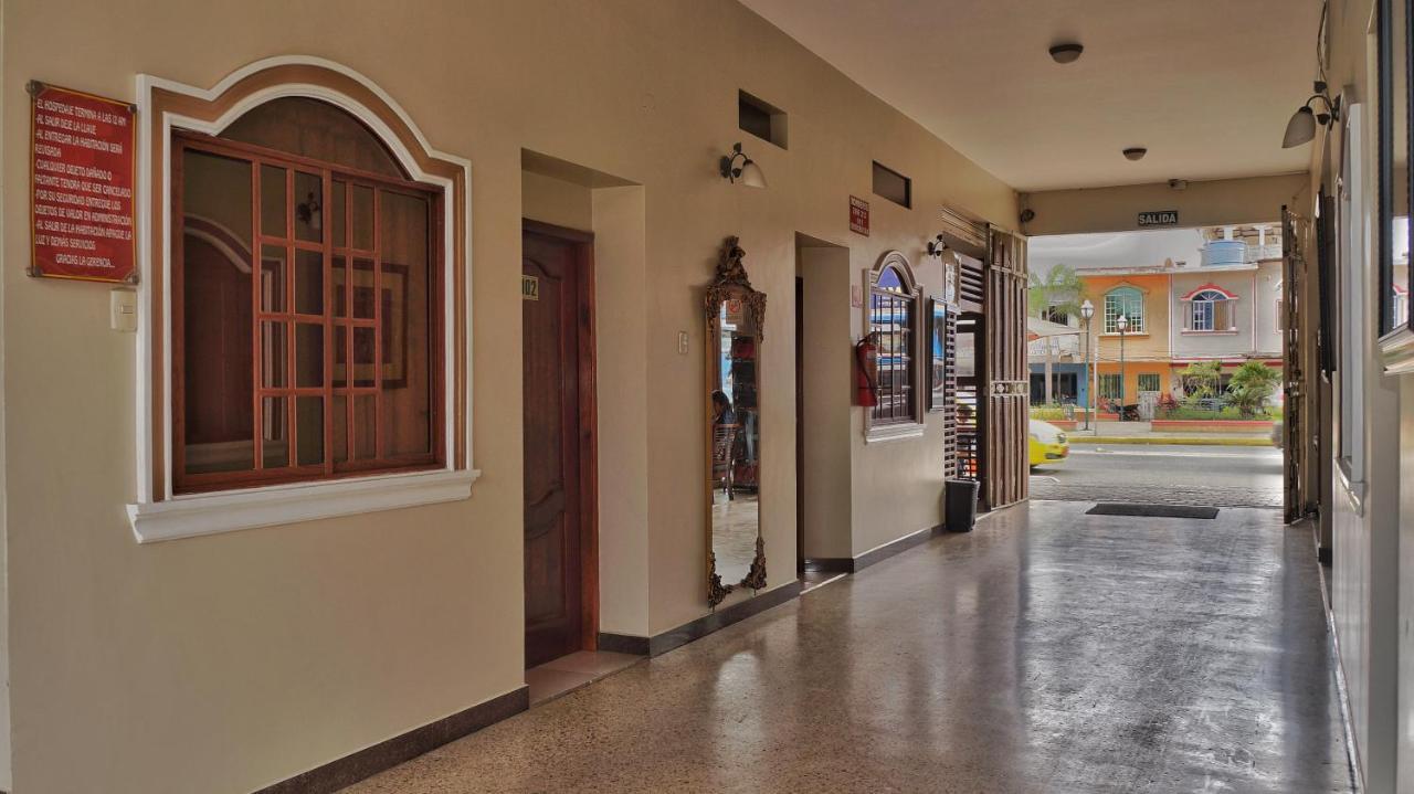 Vallejo Hotel Huaquillas 외부 사진