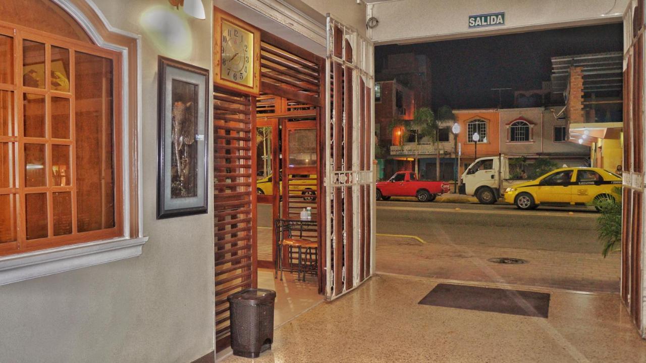 Vallejo Hotel Huaquillas 외부 사진