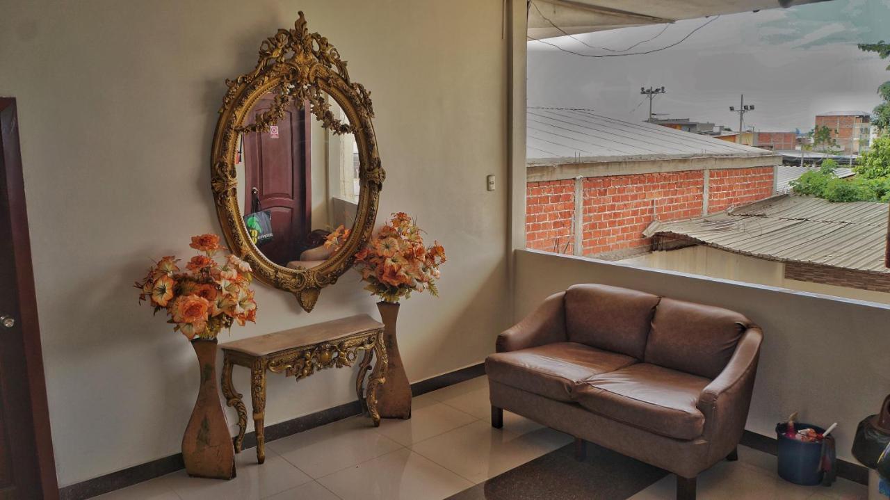 Vallejo Hotel Huaquillas 외부 사진