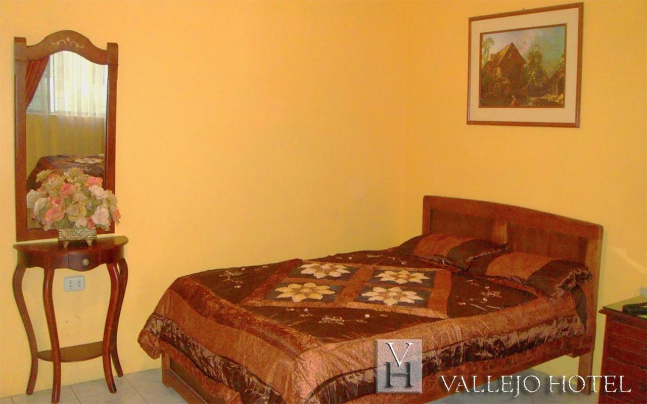 Vallejo Hotel Huaquillas 외부 사진